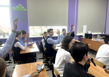 Фото 3 к новости От первой минуты жизни: офицер Росгвардии провел для нижегородских школьников урок практической метрологии